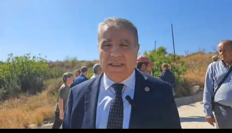 DEPREM KONUTLARI İÇİN ÖNCELİKLE HAZİNE ARAZİLERİ SEÇİLMELİ! 