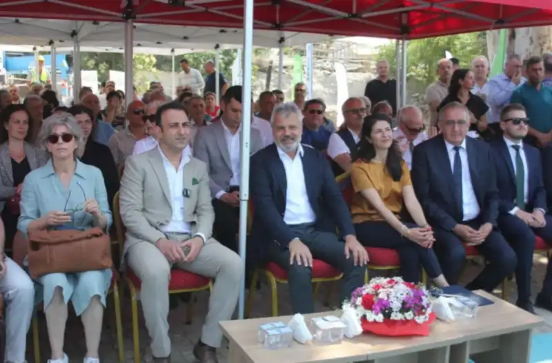 DEFNE’DE ÜÇ DİLDE KREŞ...