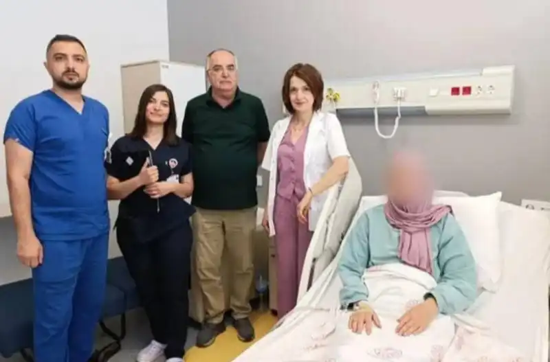 İLK BİLATERAL KİST HİDATİK AMELİYATI YAPILDI! 