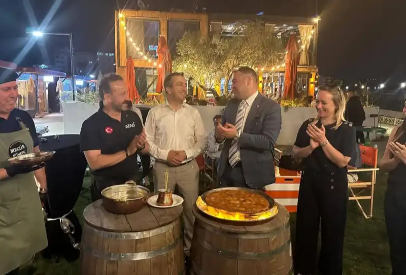 HALKIN GÖNLÜNDE YER EDİNEN BİR DEVLET ADAMI!