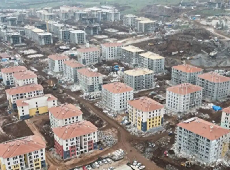 HATAY'DA SORUNLARIN BAŞINDA BARINMA SORUNU...