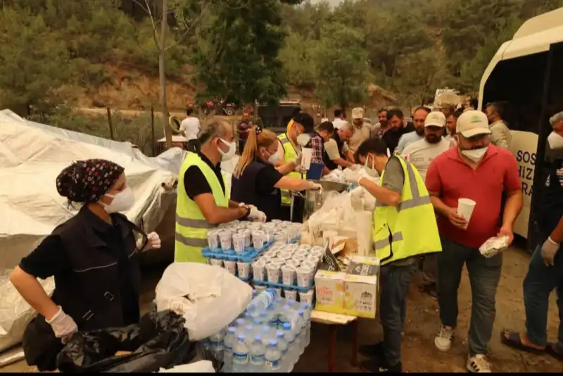 HATAY’DAKİ ORMAN YANGINI KISMİ OLARAK KONTROL ALTINA ALINDI! 