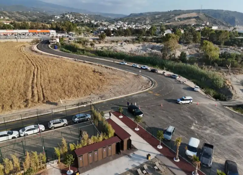 BÜYÜKDERE HATAY’IN EN BÜYÜK PLAJI OLDU!