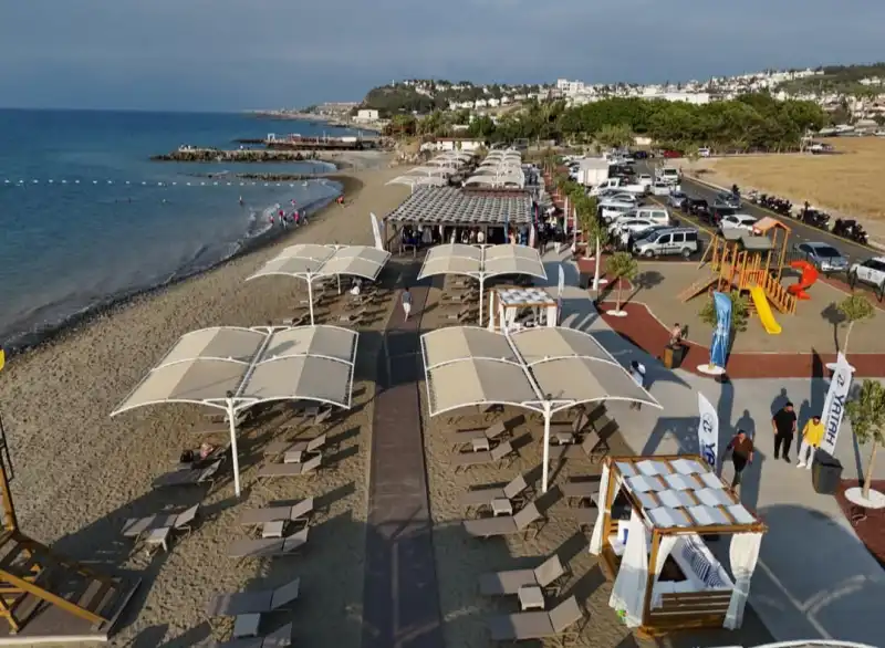 BÜYÜKDERE HATAY’IN EN BÜYÜK PLAJI OLDU!