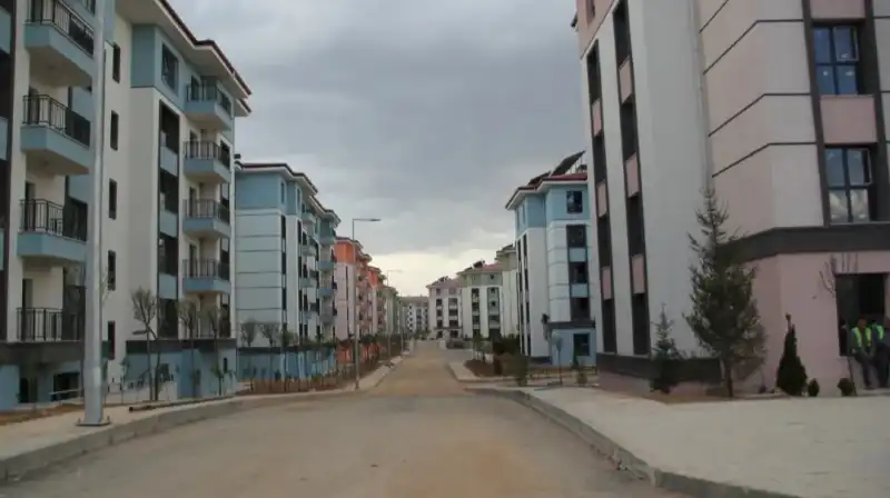 HATAY'DA BARINMA KRİZİNİN...