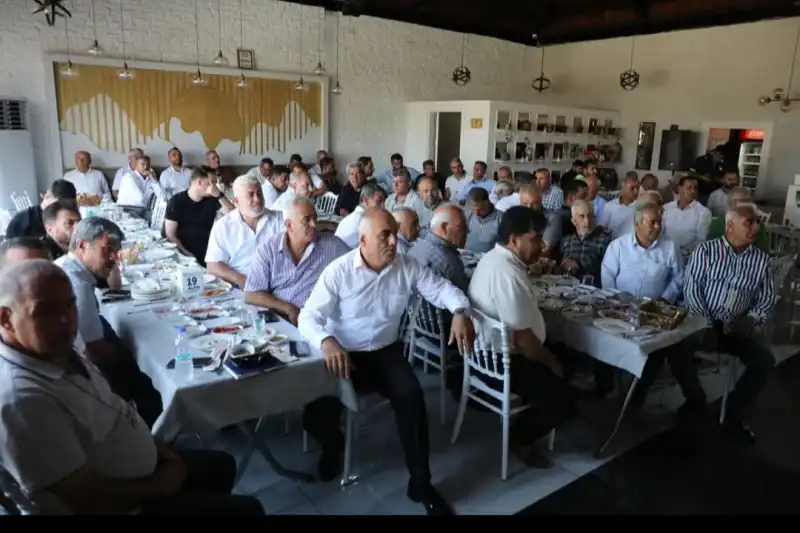 AK PARTİLİLER ALTINÖZÜ'NDE MUHTARLARLA...