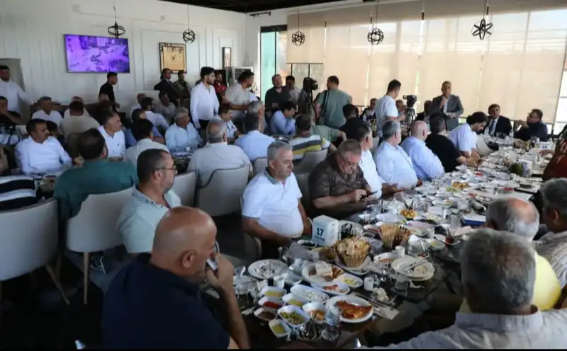 AK PARTİLİLER ALTINÖZÜ'NDE MUHTARLARLA...
