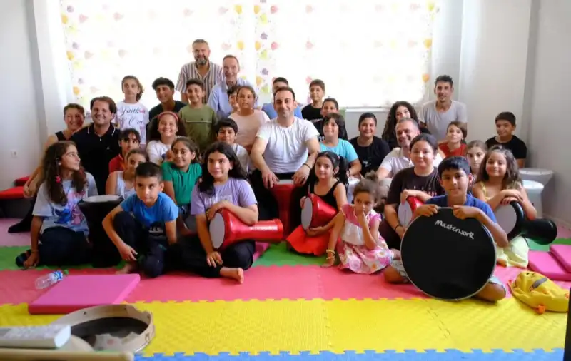 DEFNELİ MİNİKLER SANATIN SEVGİNİN VE...