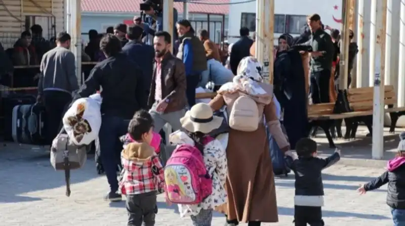 GÖNÜLLÜ DÖNÜŞ YAPAN SURİYELİLERİN SAYISI...