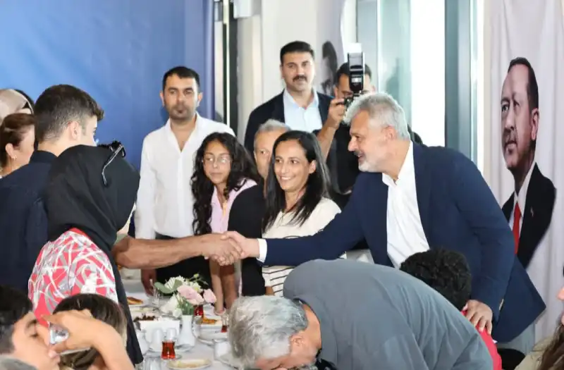 BAŞKAN ÖNTÜRK, DERECEYE GİREN ÖĞRENCİLERİ ÖDÜLLENDİRDİ!