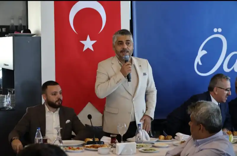 BAŞKAN ÖNTÜRK, DERECEYE GİREN ÖĞRENCİLERİ ÖDÜLLENDİRDİ!