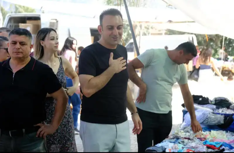 BAŞKAN ÖZGÜN ESNAF VE VATANDAŞLA...