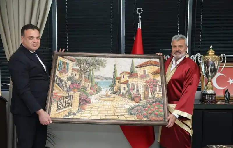 BAŞKAN ÖNTÜRK, HESOB HEYETİNİ AHİLİK KAFTANIYLA... 