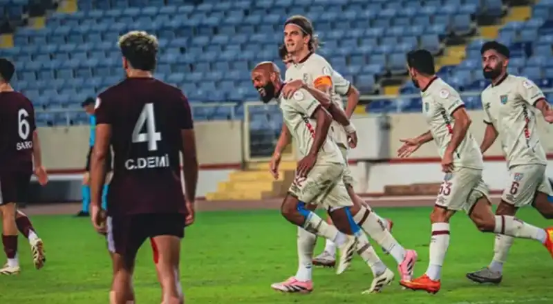 KENDİNE İNANMAYAN BİR TAKIM!