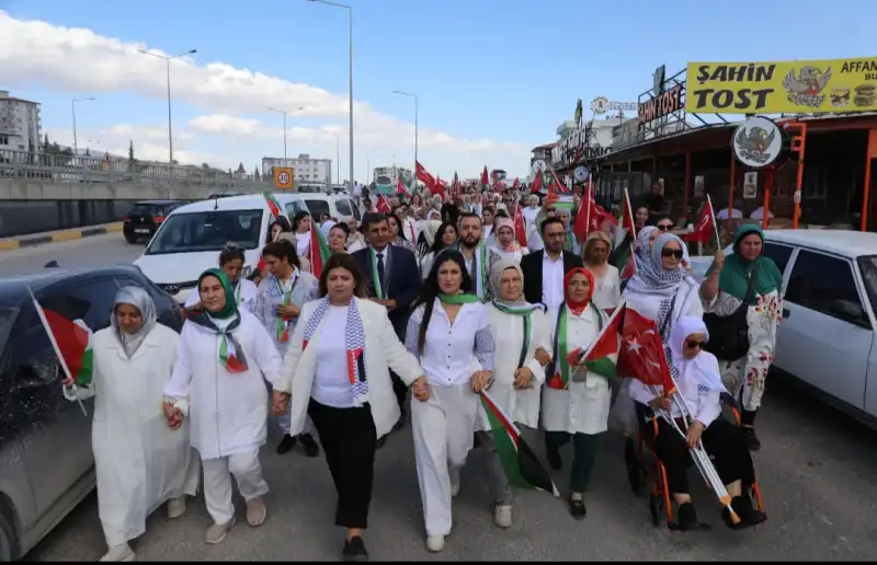 GAZZE İÇİN SESSİZ ÇIĞLIK!