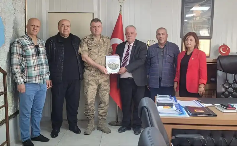 GAZETECİLERDEN TUĞGENERAL ŞİMŞEK'E ZİYARET!