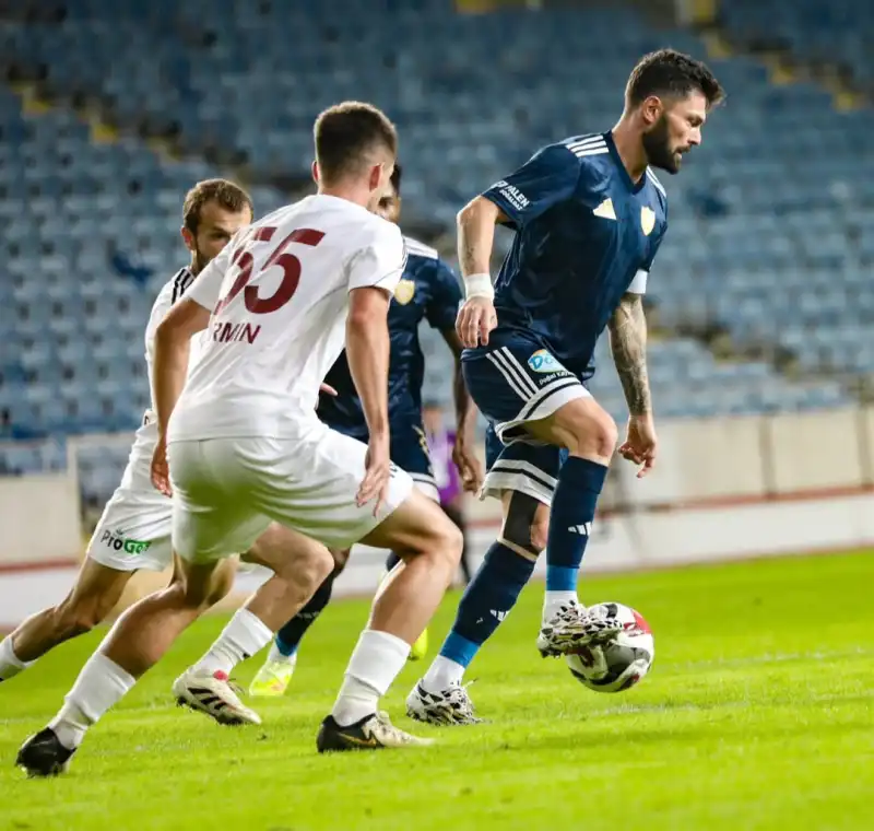 SAHİPSİZ TAKIMA GELEN VURUYOR, GİDEN VURUYOR! 