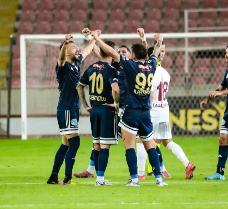 SAHİPSİZ TAKIMA GELEN VURUYOR, GİDEN VURUYOR! 