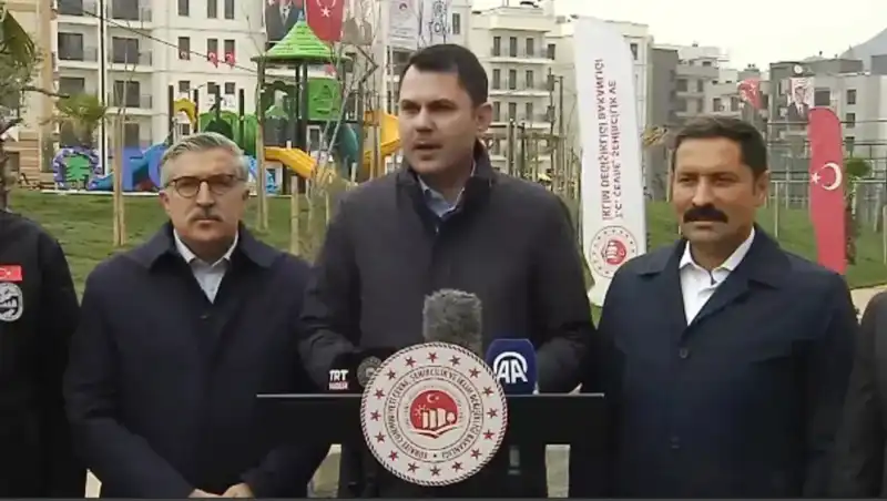 DEPREM YIKIMINDAN DİRİLİŞE... 