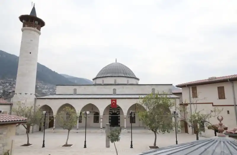 BU CAMİ BİR GÖNÜL KÖPRÜSÜDÜR! 