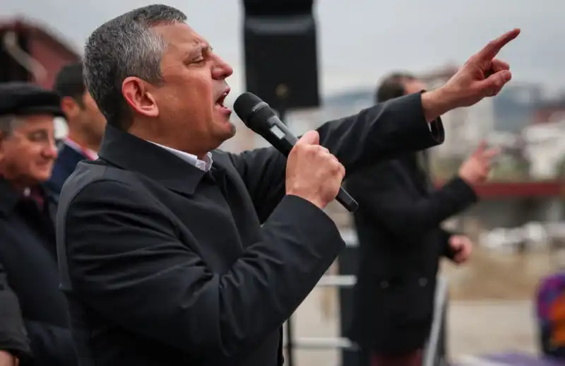 YALANIN VE ALGININ KARŞISINDA, HATAY’IN ARKASINDAYIZ! 