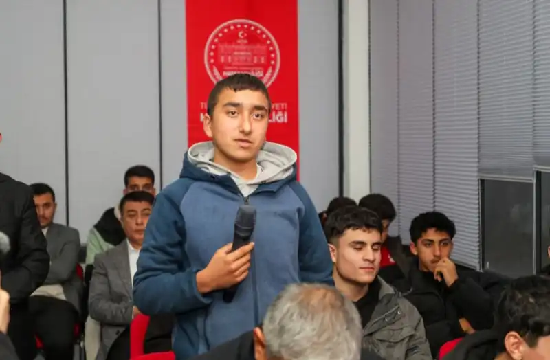 HER BİR GENCİMİZİN POTANSİYELİNİ...