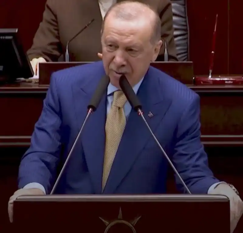 RAHATSIZ OLAN GİTSİN...