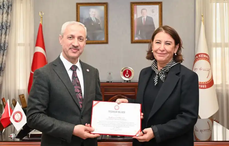 REKTÖR EREN BİR İSTEĞİNİ DİLLENDİRDİ!