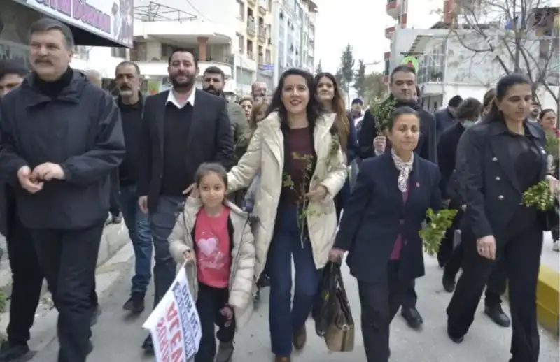 SAMANDAĞ’DA SURİYE’DE ALEVİ KATLİAMINA HAYIR MİTİNGİ! 