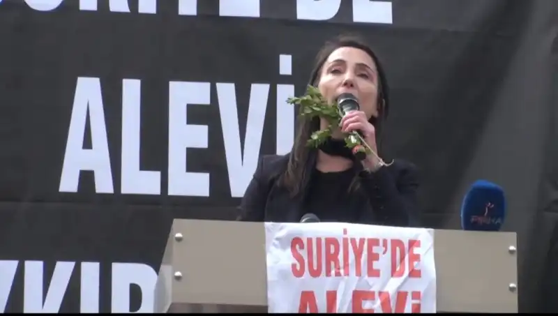 SAMANDAĞ’DA SURİYE’DE ALEVİ KATLİAMINA HAYIR MİTİNGİ! 