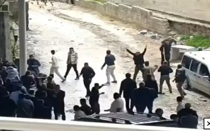 ALTINÖZÜ'NDE BÜYÜK KAVGA!