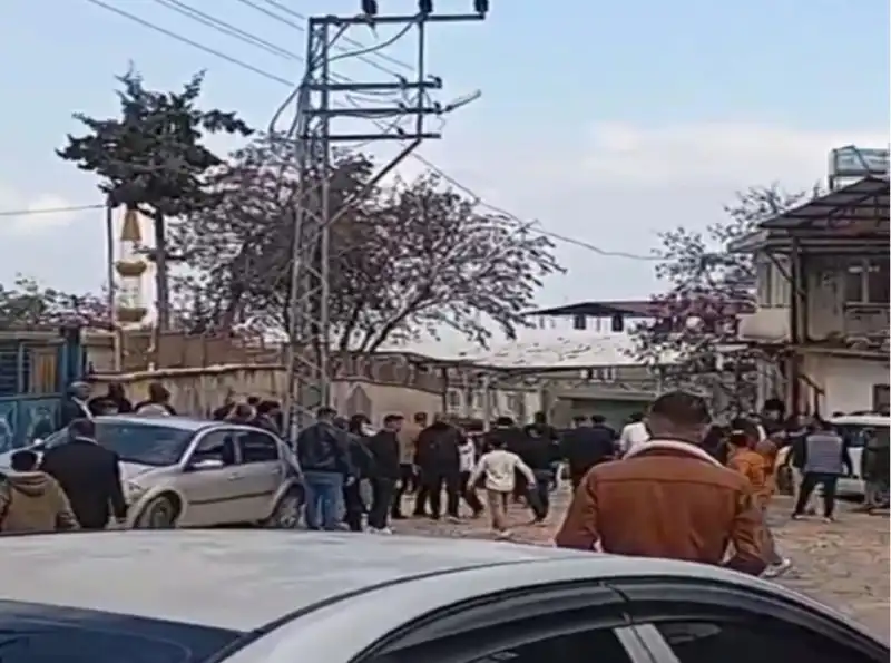 ALTINÖZÜ'NDE BÜYÜK KAVGA!