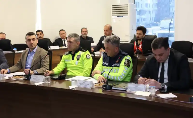 HANGİ YOLLAR TRAFİĞE KAPATILDI? 