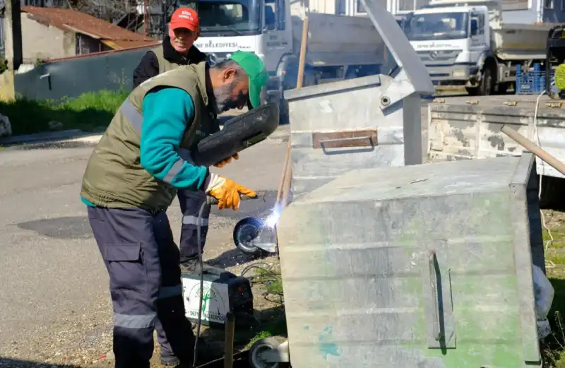 BAŞKAN ÖZGÜN: DEFNE’DE TEMİZLİK HİZMETLERİMİZ... 