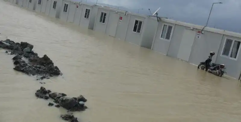 HATAY'DA HAYAT FELÇ OLDU!