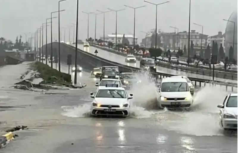 HATAY’DA YAŞANAN BU TABLO KADER DEĞİL, YÖNETİM TERCİHİDİR!