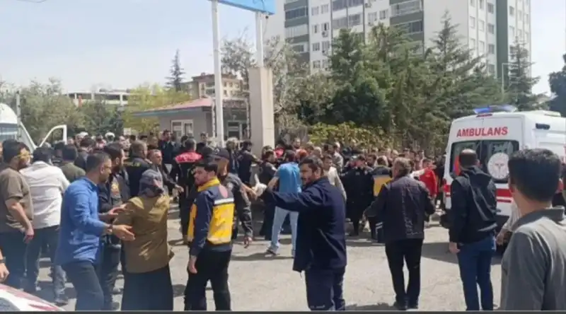 BU KARANLIK ZİHNİYETİ ŞİDDETLE KINIYORUZ!