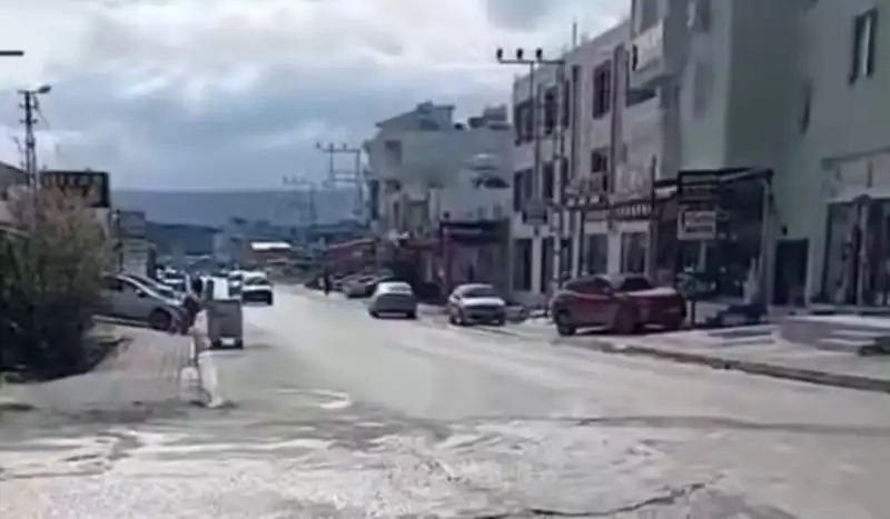 SAMANDAĞ YOLLARI VATANDAŞA ÇİLE OLDU! 