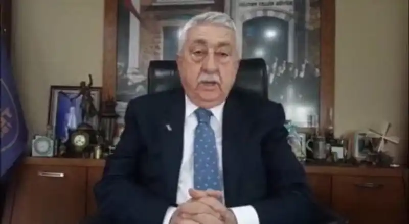 HER İKİ KİŞİDEN BİR KİŞİNİN...