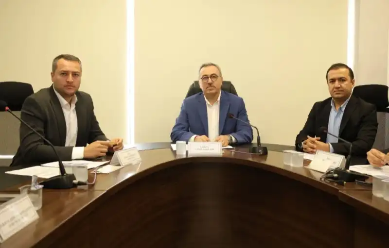 ANTAKYA VE DEFNE’DE BAZI YOLLAR TRAFİĞE KAPATILDI!