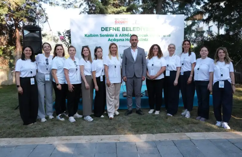BAŞKAN ÖZGÜN: ÇOCUKLARIMIZIN MUTLULUĞU, DEFNE’NİN GELECEĞİNE ...