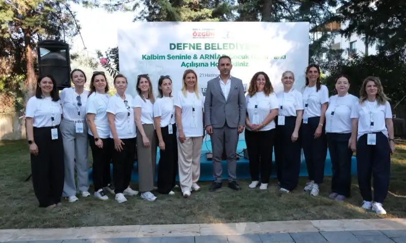 BAŞKAN ÖZGÜN: ÇOCUKLARIMIZIN MUTLULUĞU, DEFNE’NİN GELECEĞİNE ...