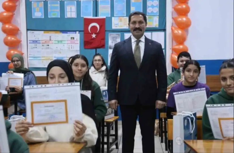 HATAY'DA BİNLERCE ÖĞRENCİ BUGÜN.. 