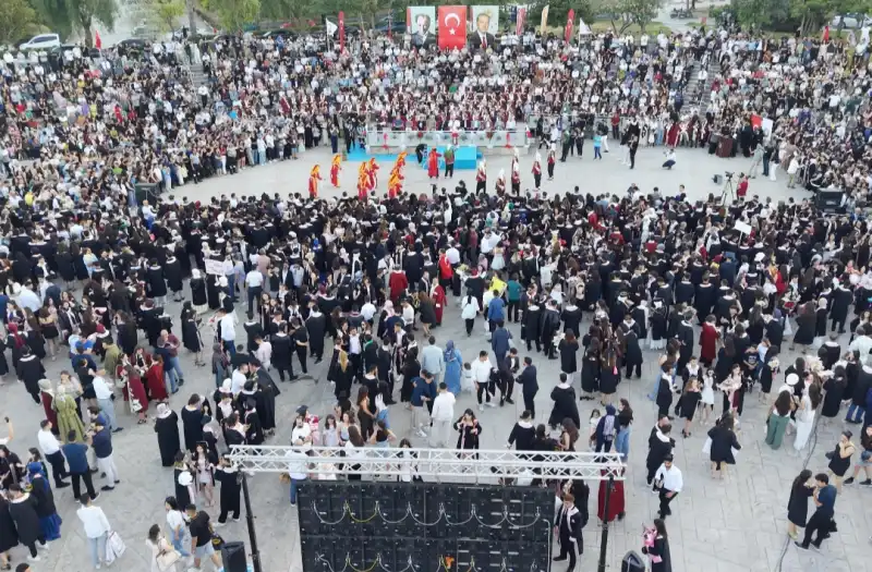 HMKÜ'DE COŞKULU BİR MEZUNİYET TÖRENİ!