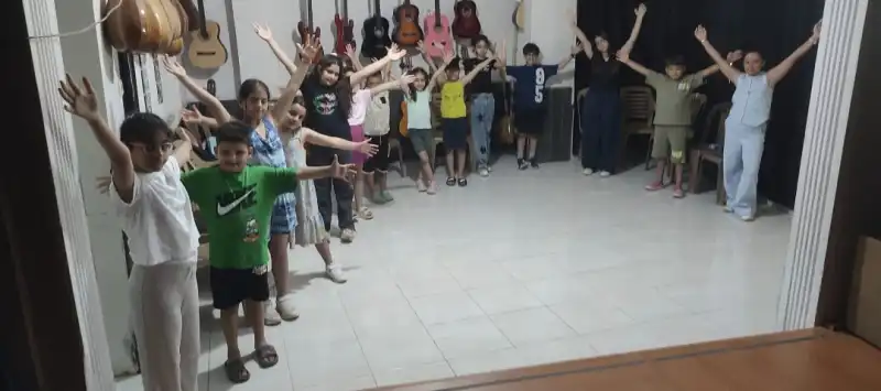 TİYATRO İYİLEŞTİRİR!