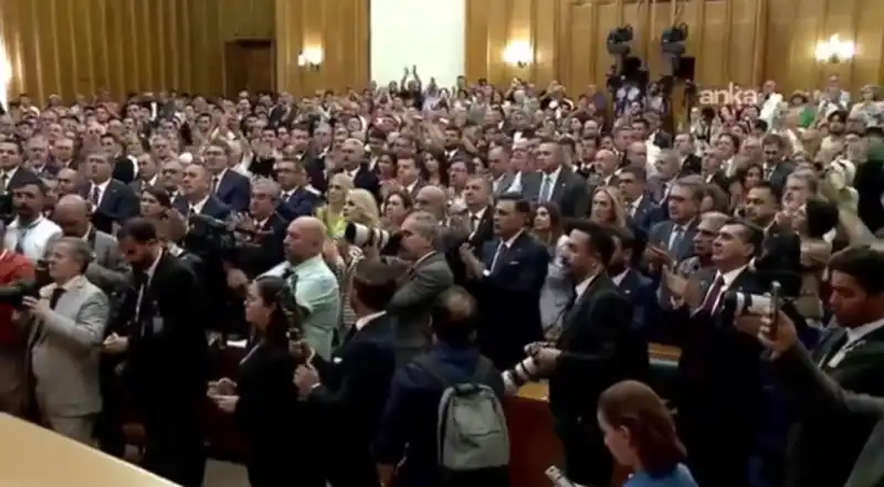 CHP'DE TARİHİ KARAR!