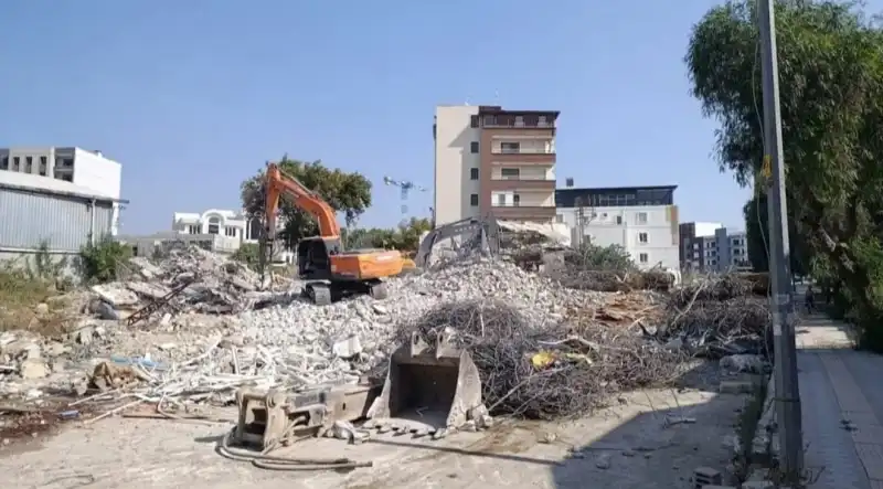 VATANDAŞIN SAĞLIĞI GÖZ GÖRE GÖRE TEHLİKEYE ATILAMAZ!