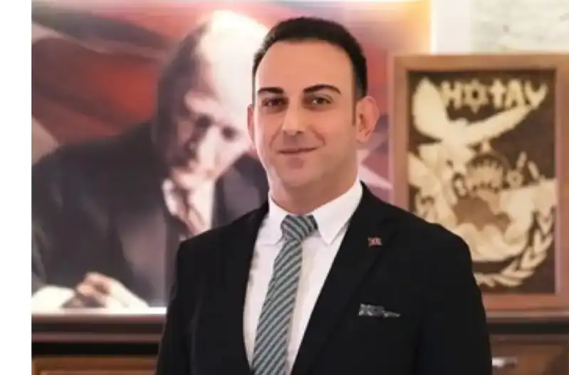 ÇOCUKLAR OKULA ANNELER HAVUZA!