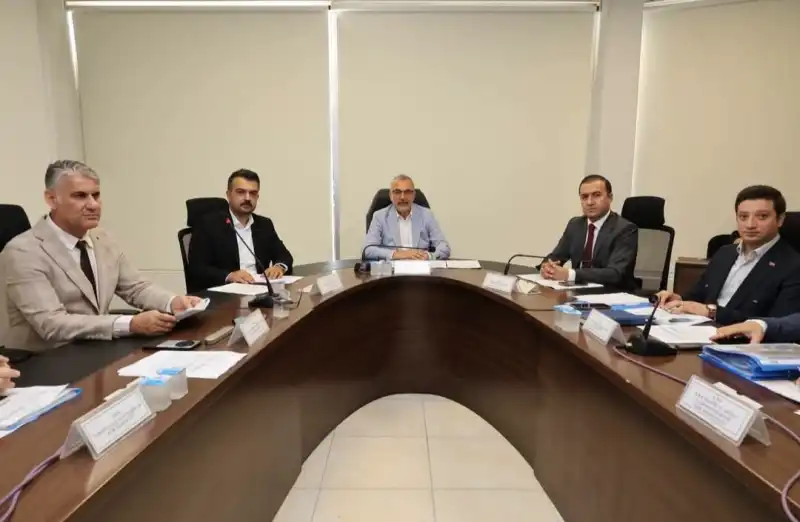 TOPLU TAŞIMA GÜZERGÂHLARI VE TAKSİ DURAKLARINA İLİŞKİN...