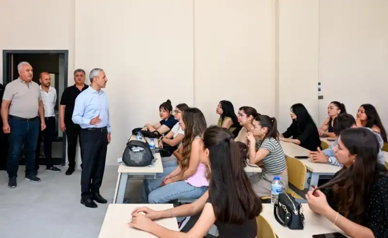 REKTÖR EREN:ÖĞRENCİ ODAKLI YÖNETİM ANLAYIŞINA...
